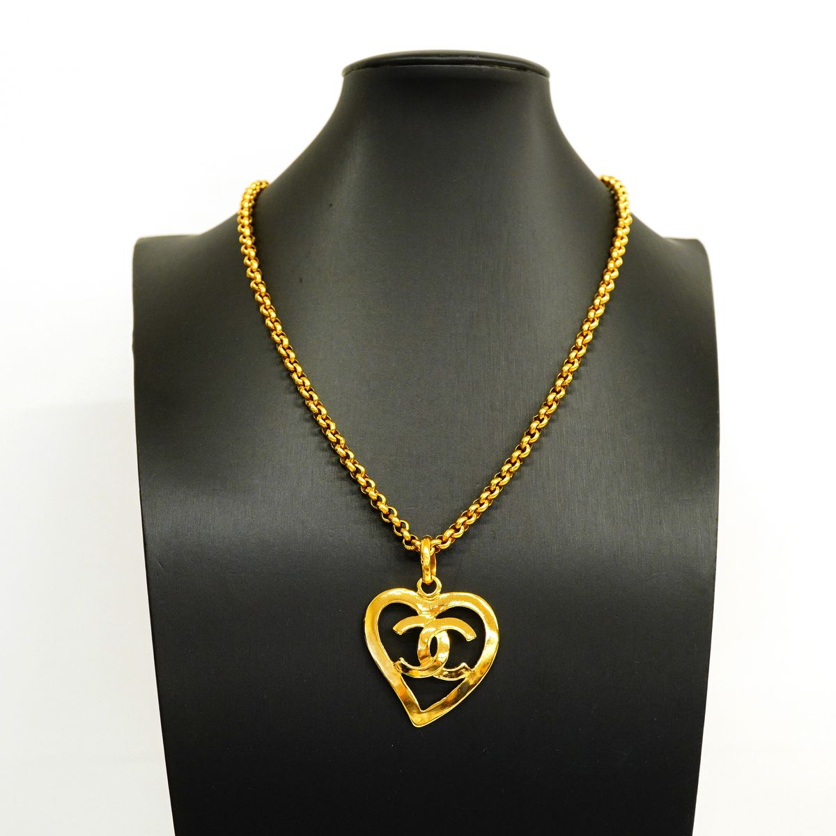 Chanel Necklace Vintage CC Logo Heart Motif Gold Plated — view 6