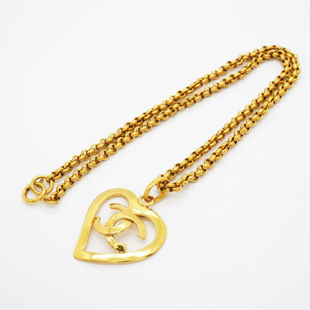 Chanel Necklace Vintage CC Logo Heart Motif Gold Plated — view 3