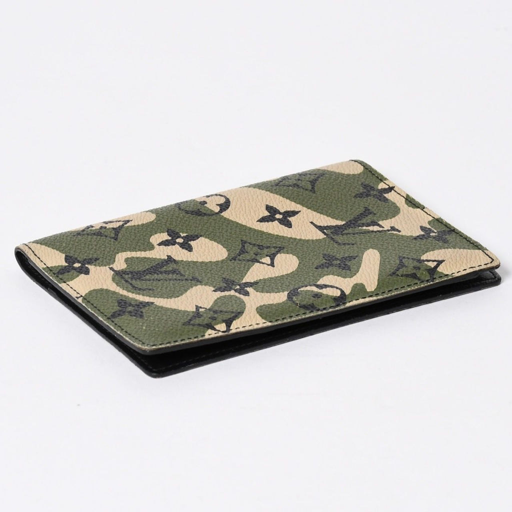 Louis Vuitton Couverture Passport Takashi Murakami Case Camo — view 4