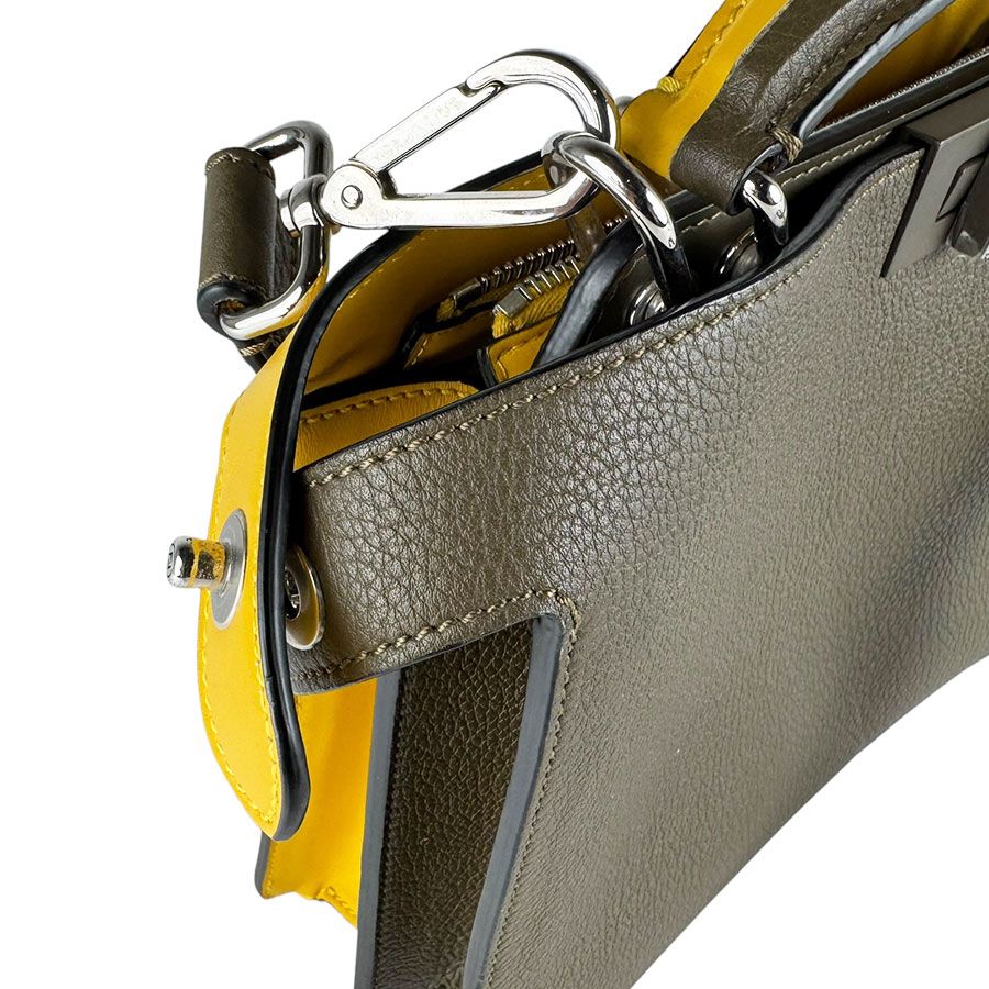 Fendi Shoulder Bag Peekaboo ISeeU — view 7