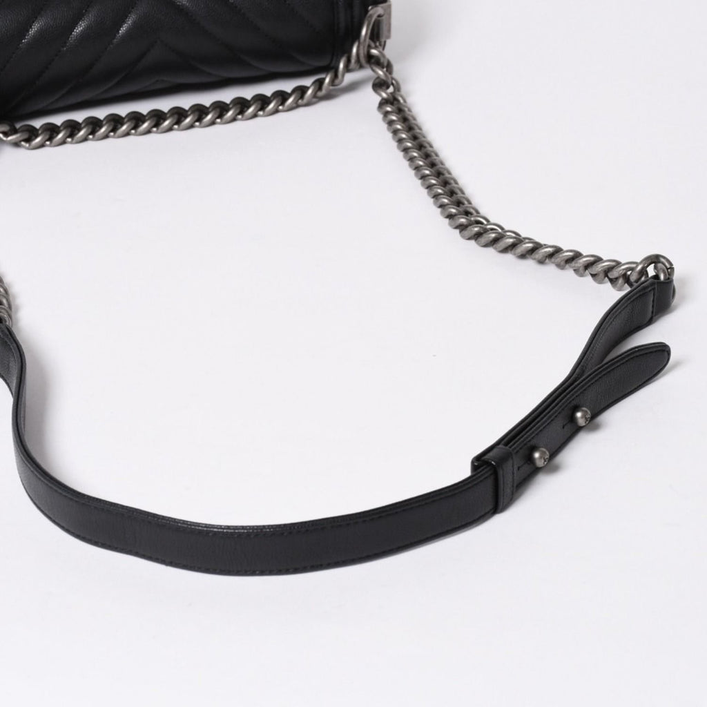 Chanel Boy Chain Shoulder Bag Chevron V-stitch CC Logo Black — view 8