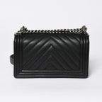Chanel Boy Chain Shoulder Bag Chevron V-stitch CC Logo Black — view 2