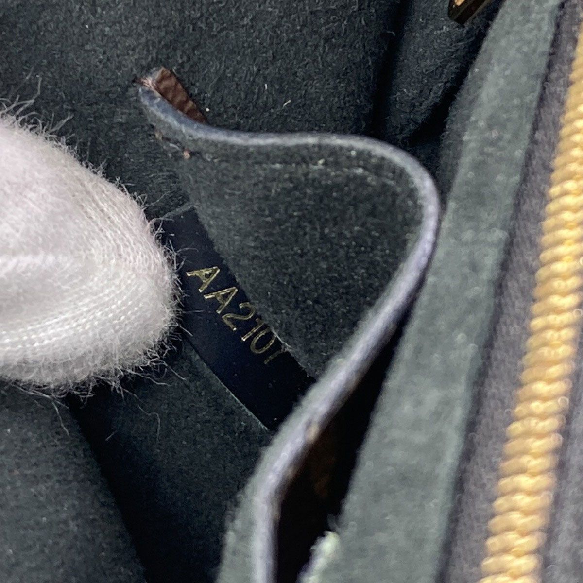 Louis Vuitton Flap Bag MM Handbag Monogram Canvas — view 7