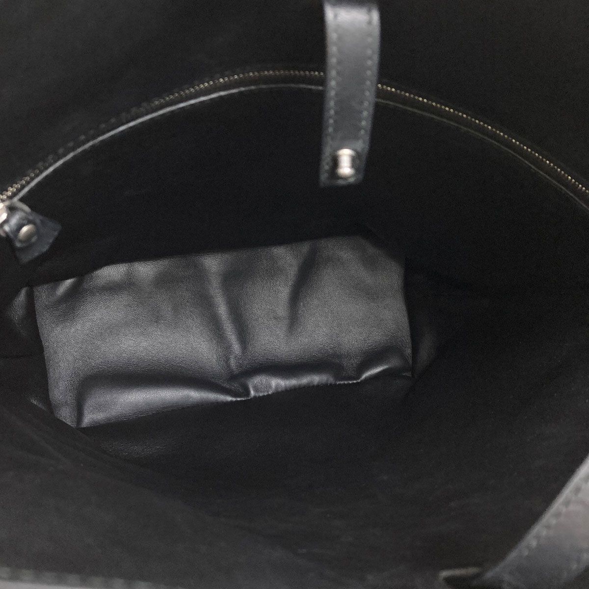Bottega Veneta Logo Shoulder Bag Calfskin — view 5