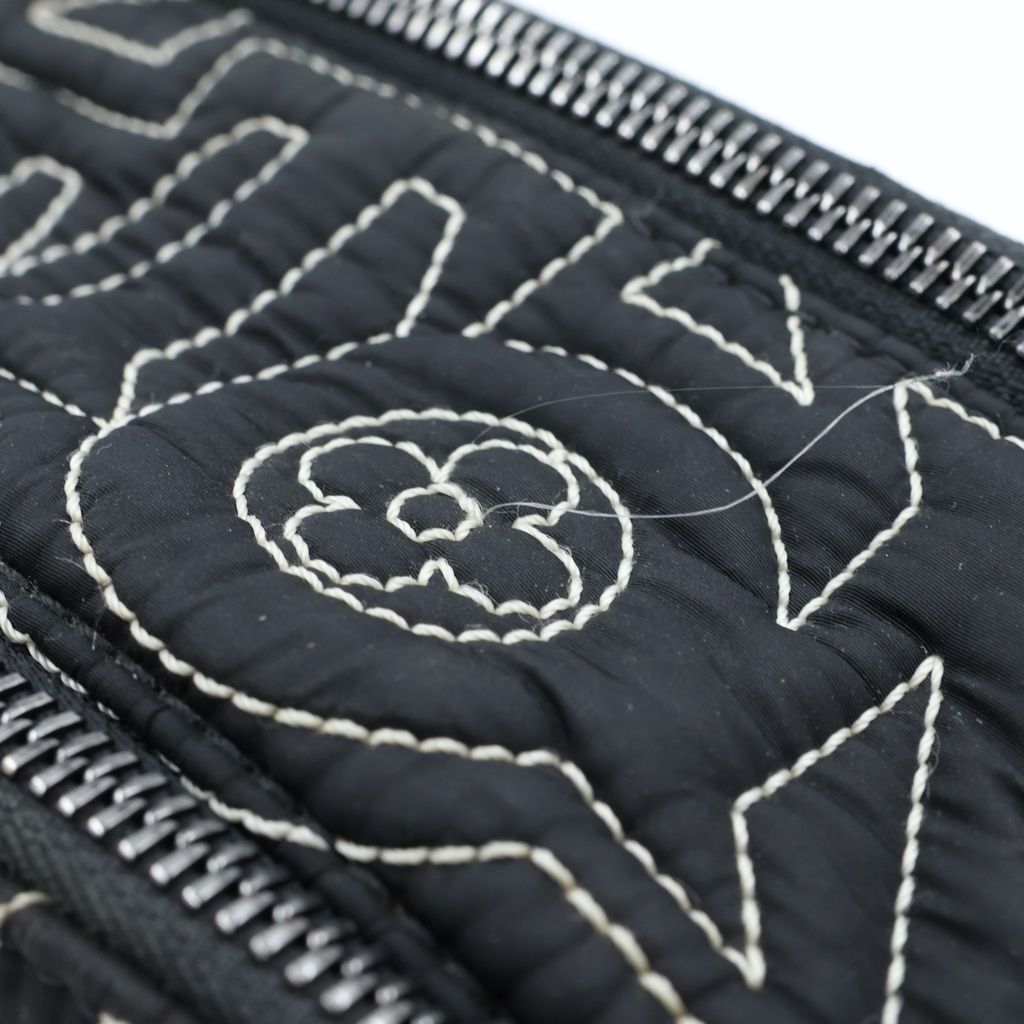 Louis Vuitton Dopkit Snow Clutch Black Nylon — view 8