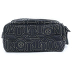 Louis Vuitton Dopkit Snow Clutch Black Nylon — view 2