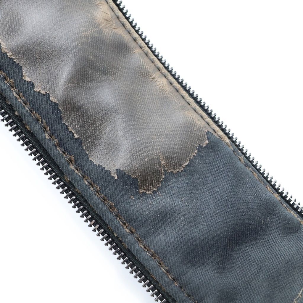 Louis Vuitton Dopkit Snow Clutch Black Nylon — view 7