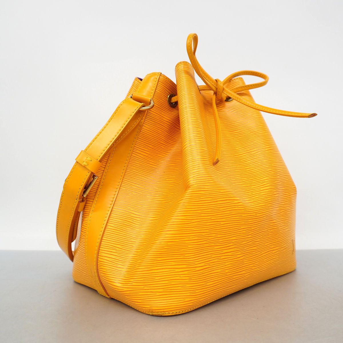 Louis Vuitton Shoulder Bag Epi Noe Joan — view 2