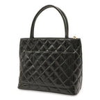 Chanel Quilted CC Logo Reissue Tote Shoulder Bag Patent Patent Leather Black — view 2
