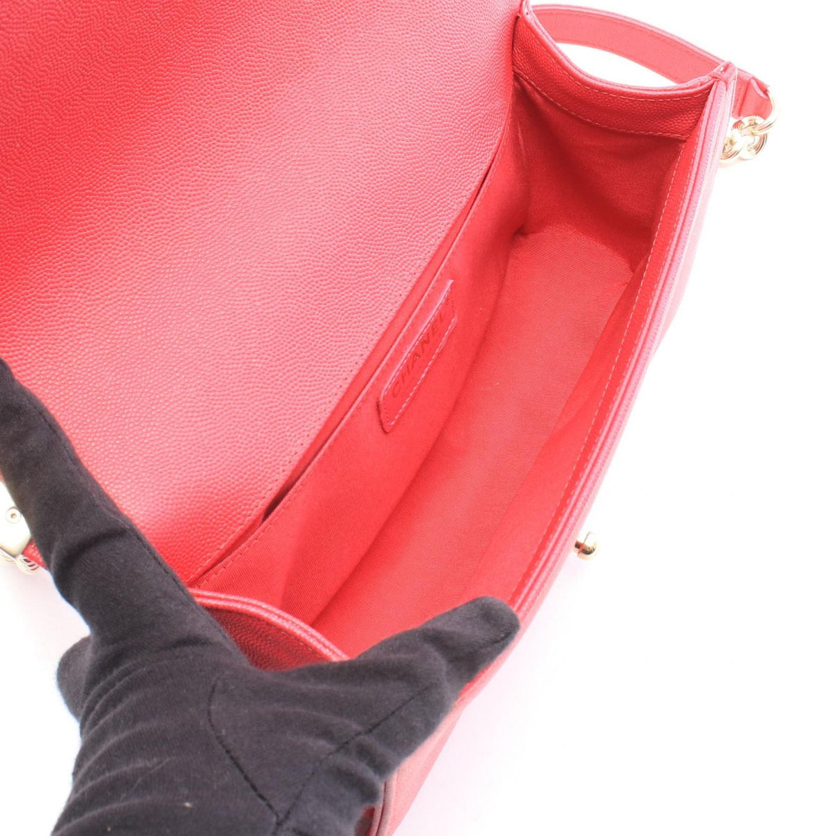 Chanel Shoulder Bag Boy Magenta Caviar Leather Boy Chain — view 3