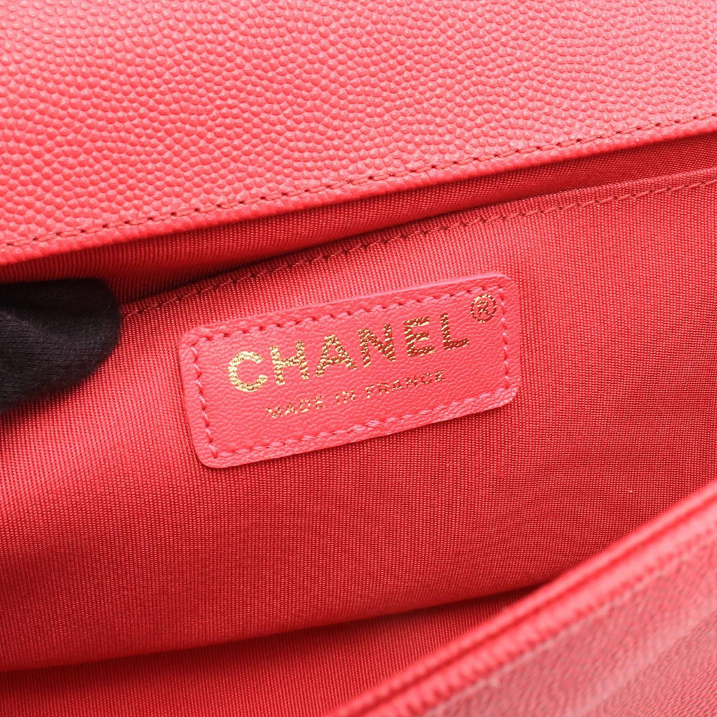 Chanel Shoulder Bag Boy Magenta Caviar Leather Boy Chain — view 4