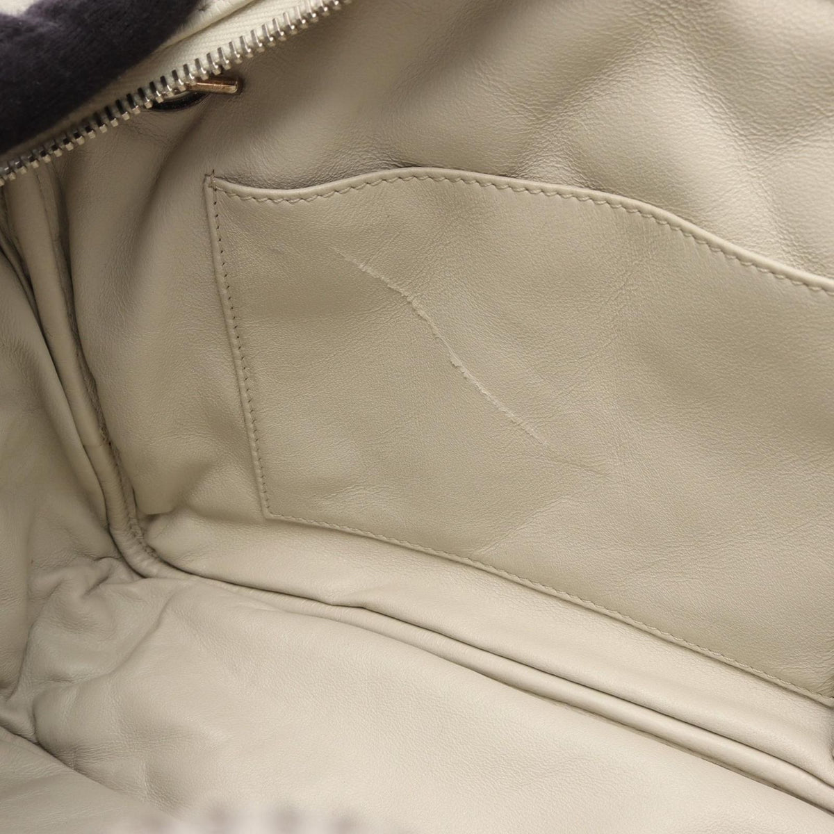 Chanel Shoulder Bag 2.55 Quilted Off White Caviar Leather Chain — view 7