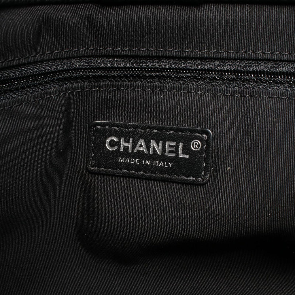 Chanel Handbag Quilted Black Caviar Leather — view 4
