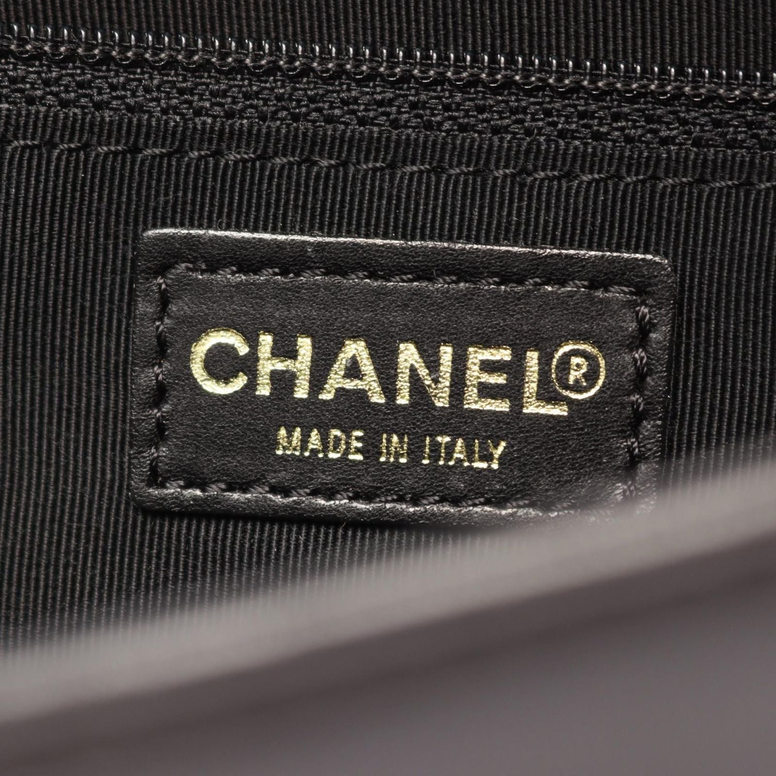 Chanel Shoulder Bag Choco Bar CC Logo Black Lambskin — view 4