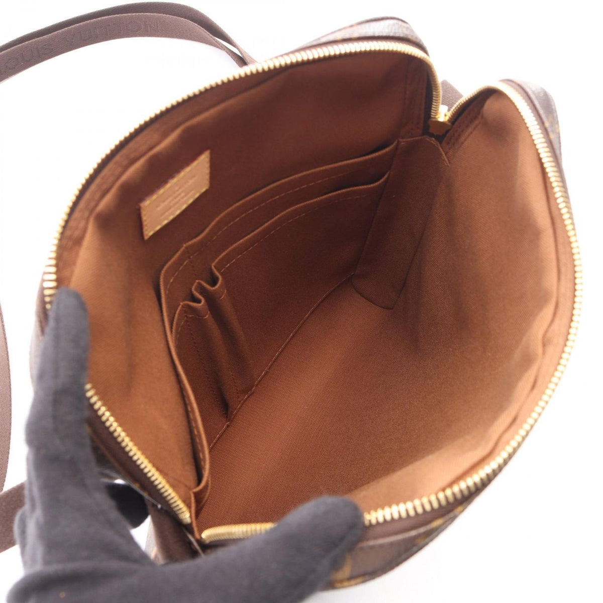 Louis Vuitton Shoulder Bag Trotteur Beaubourg Leather — view 3