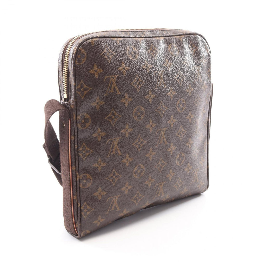 Louis Vuitton Shoulder Bag Trotteur Beaubourg Leather — view 2