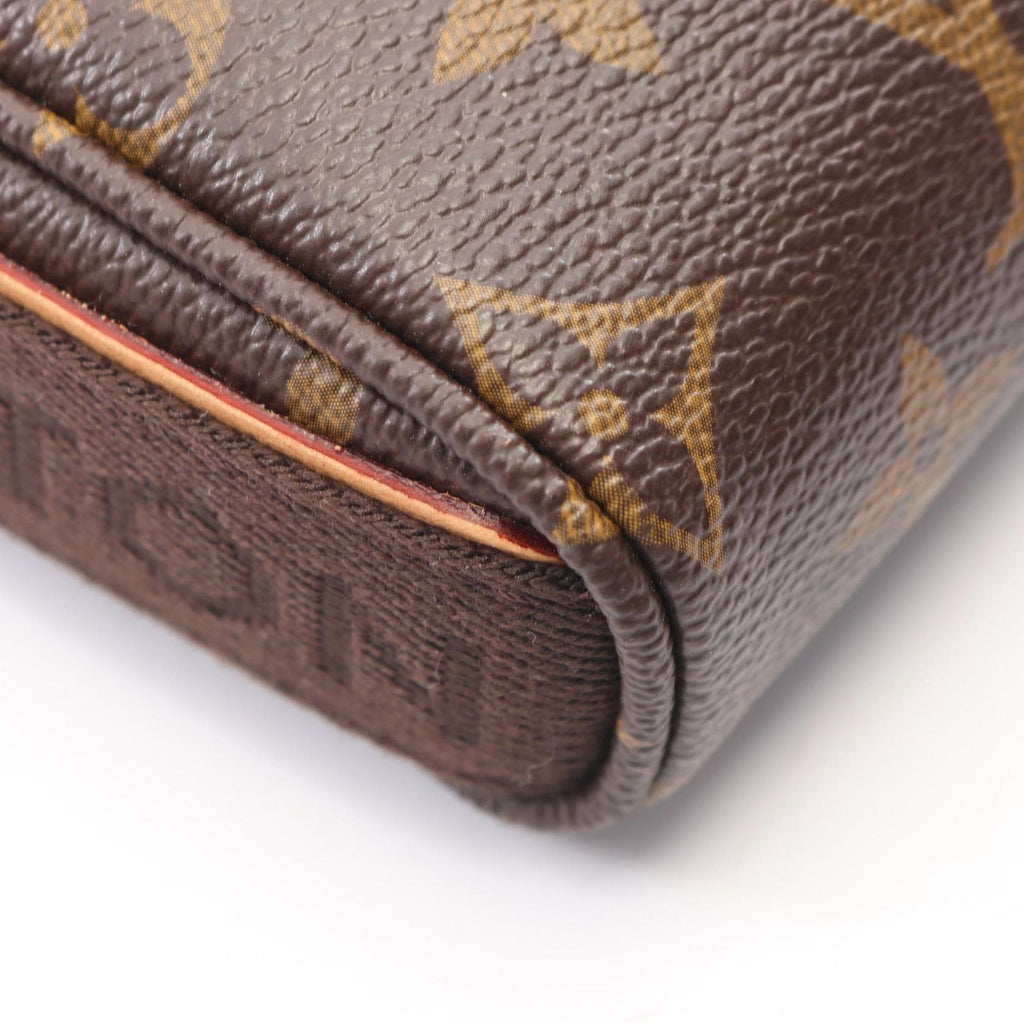 Louis Vuitton Shoulder Bag Trotteur Beaubourg Leather — view 6