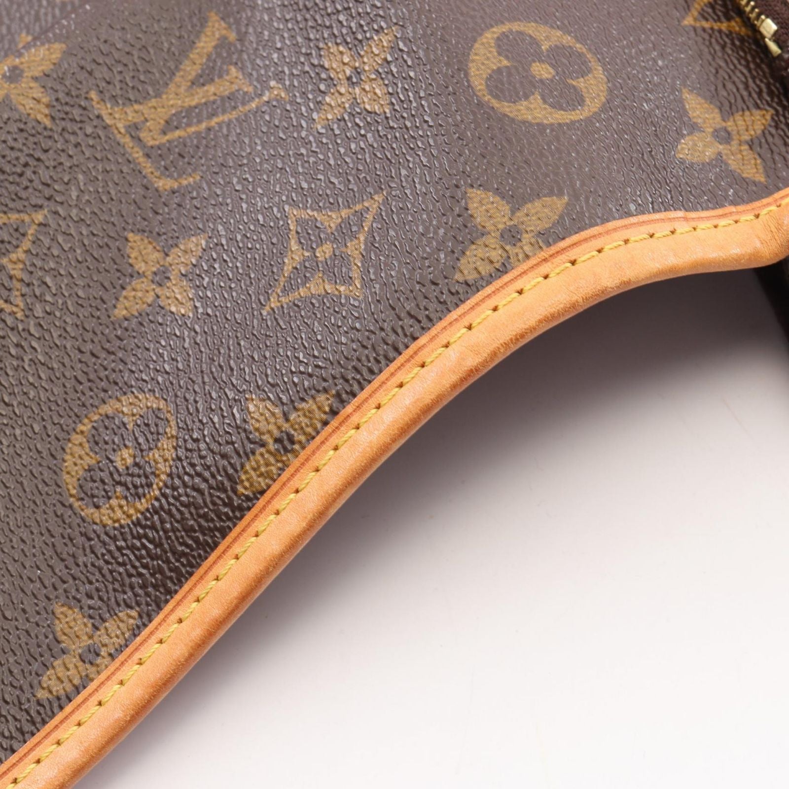 Louis Vuitton Shoulder Bag Menilmontant MM Leather — view 7