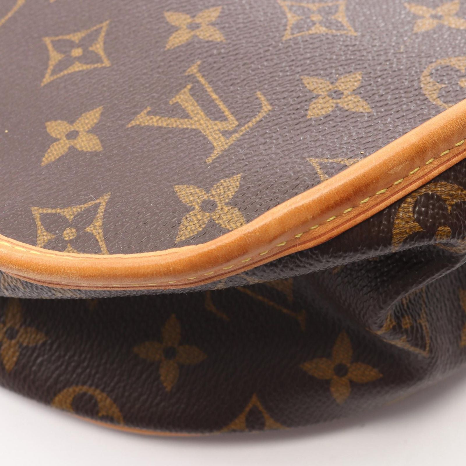 Louis Vuitton Shoulder Bag Menilmontant MM Leather — view 8