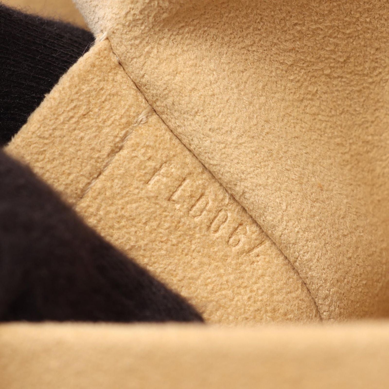 Louis Vuitton Handbag Theda PM Leather — view 5