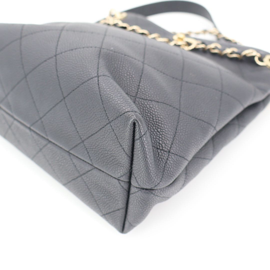 Chanel Shoulder Bag Quilted CC Logo Hobo — view 8