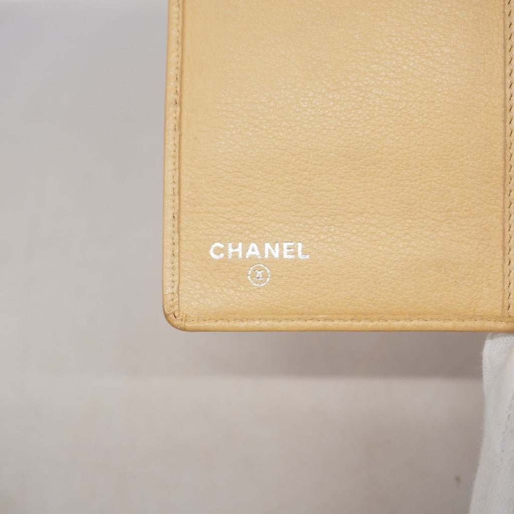Chanel Wallet Camellia Leather Beige Silver — view 4