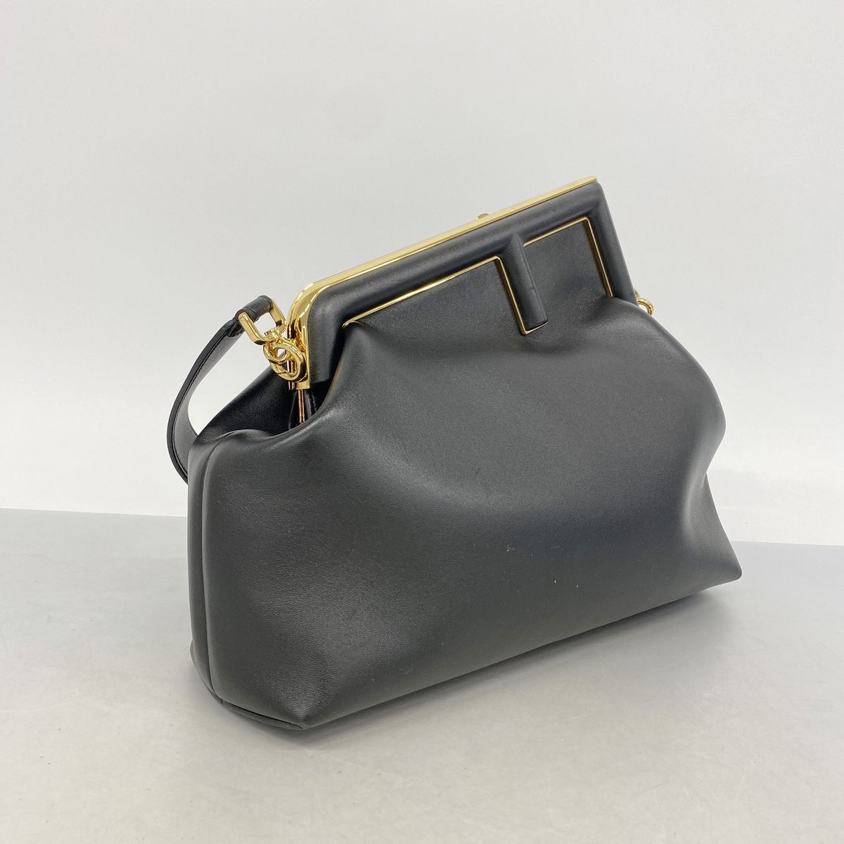 Fendi Shoulder Bag First Leather Black Gold — view 2