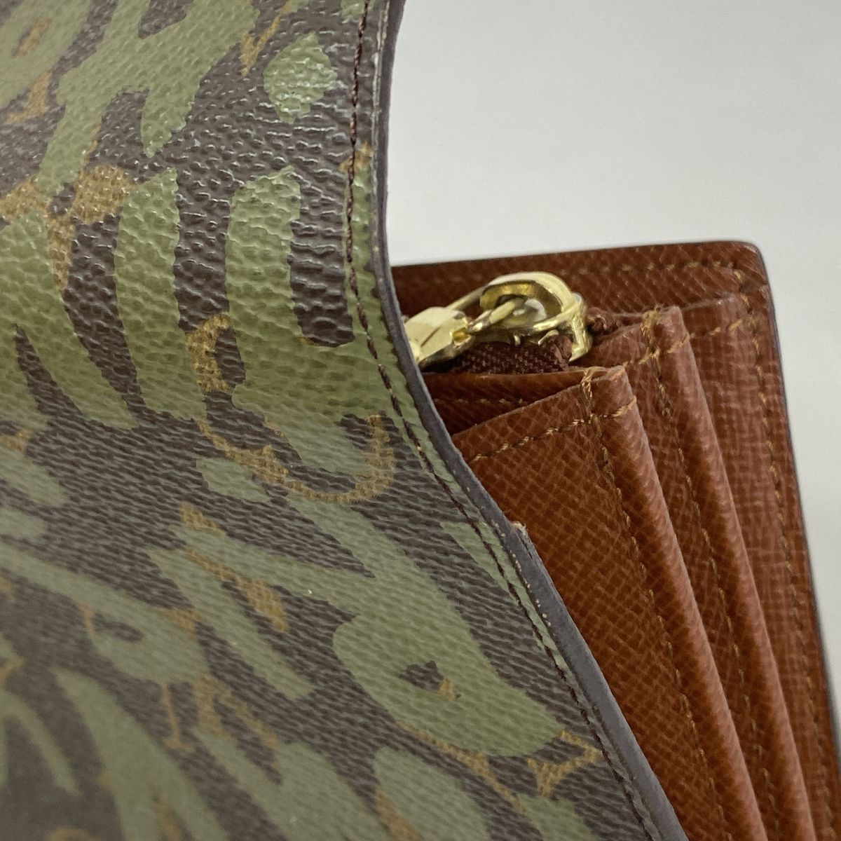 Louis Vuitton Wallet Monogram Graffiti Porte-Monnaie Credit Brown Khaki — view 6