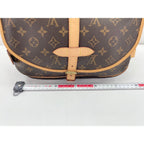 Louis Vuitton Shoulder Bag Saumur — view 4