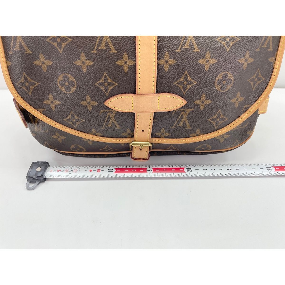 Louis Vuitton Shoulder Bag Saumur — view 4