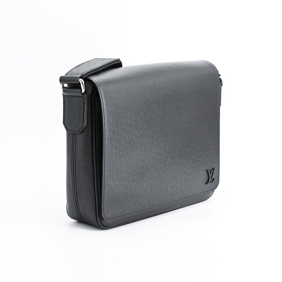 Louis Vuitton Shoulder Bag District — view 2
