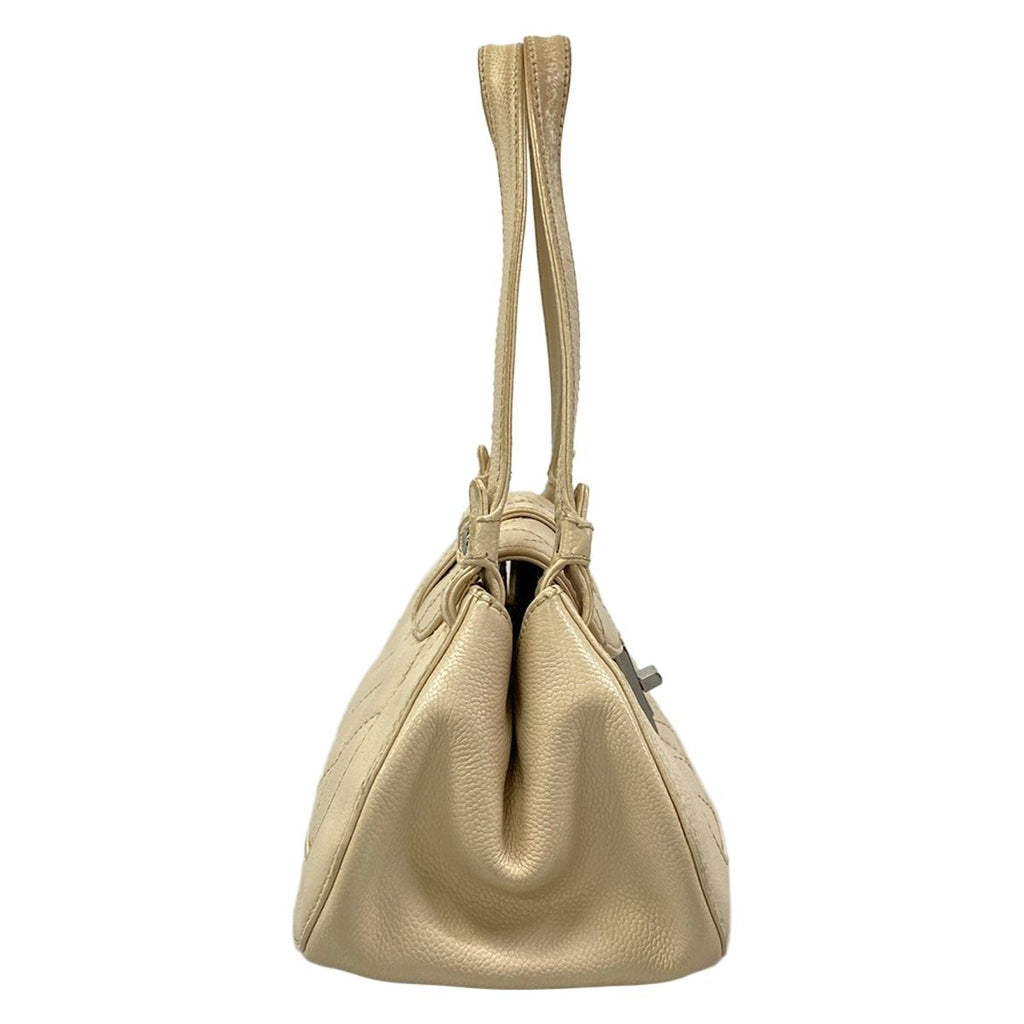Chanel Handbag 2.55 Quilted Ivory Silver Turnlock — view 2
