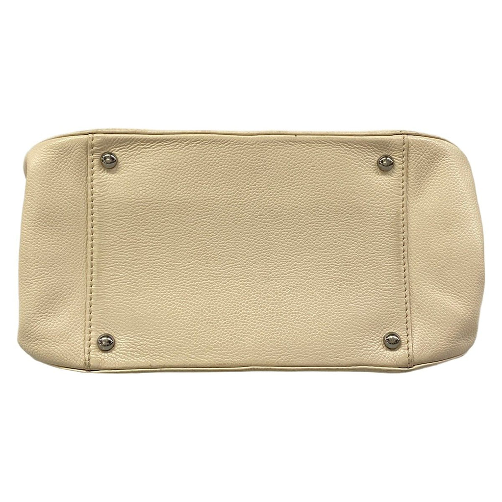 Chanel Handbag 2.55 Quilted Ivory Silver Turnlock — view 5