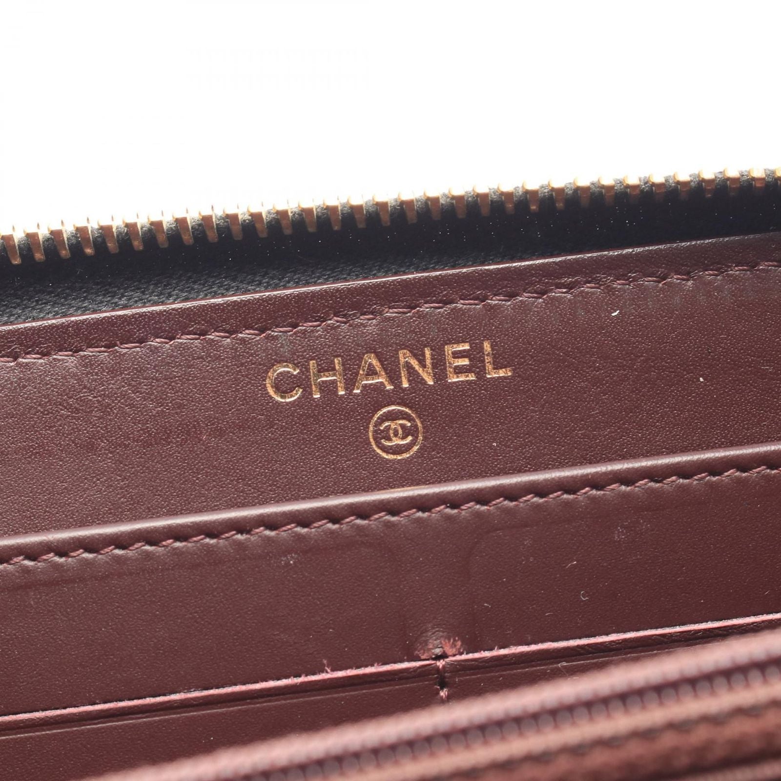 Chanel Round Wallet Quilted Black Caviar Leather — view 4