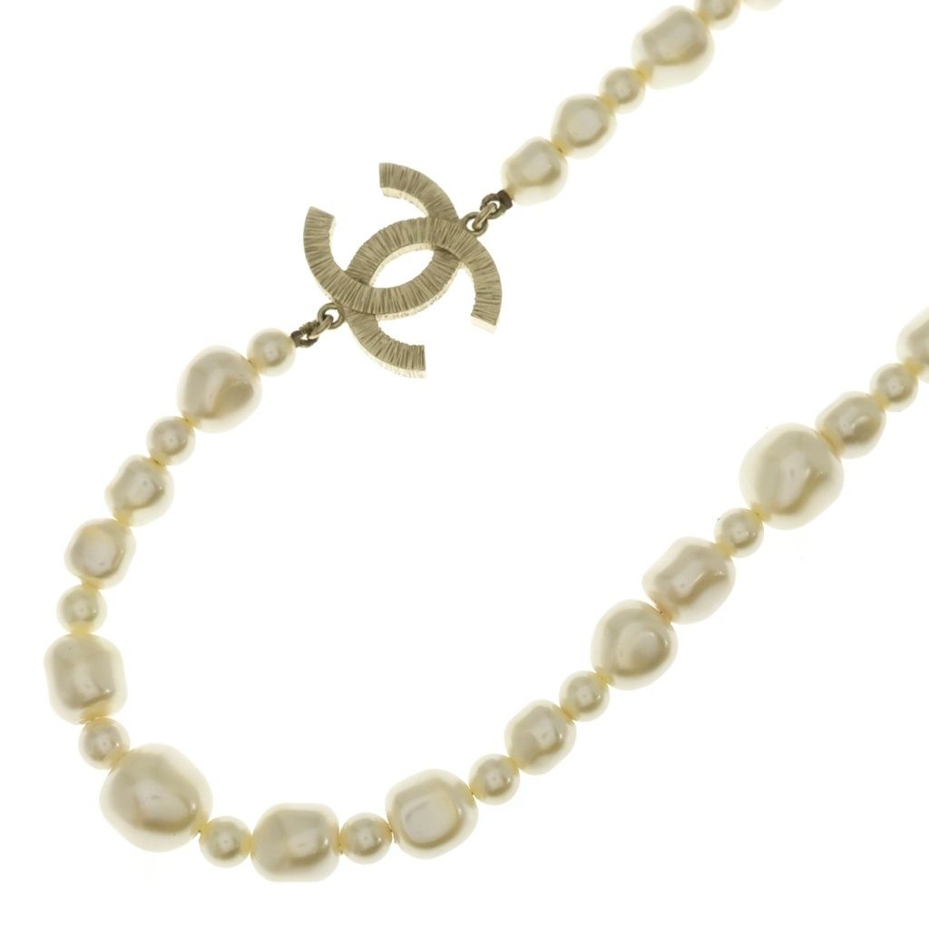 Chanel CC Logo Pearl Necklace White Gold