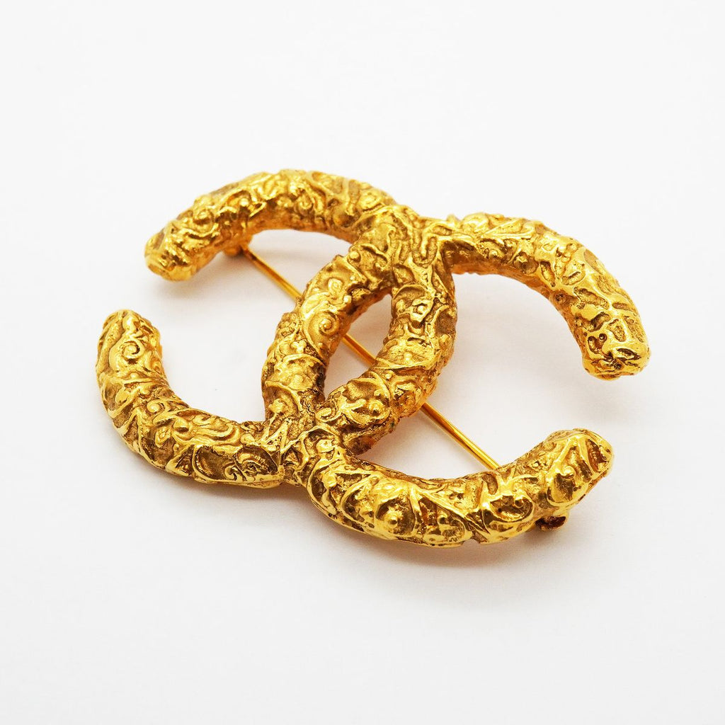 Chanel Brooch Vintage CC Logo Lava Motif Gold Plated — view 2
