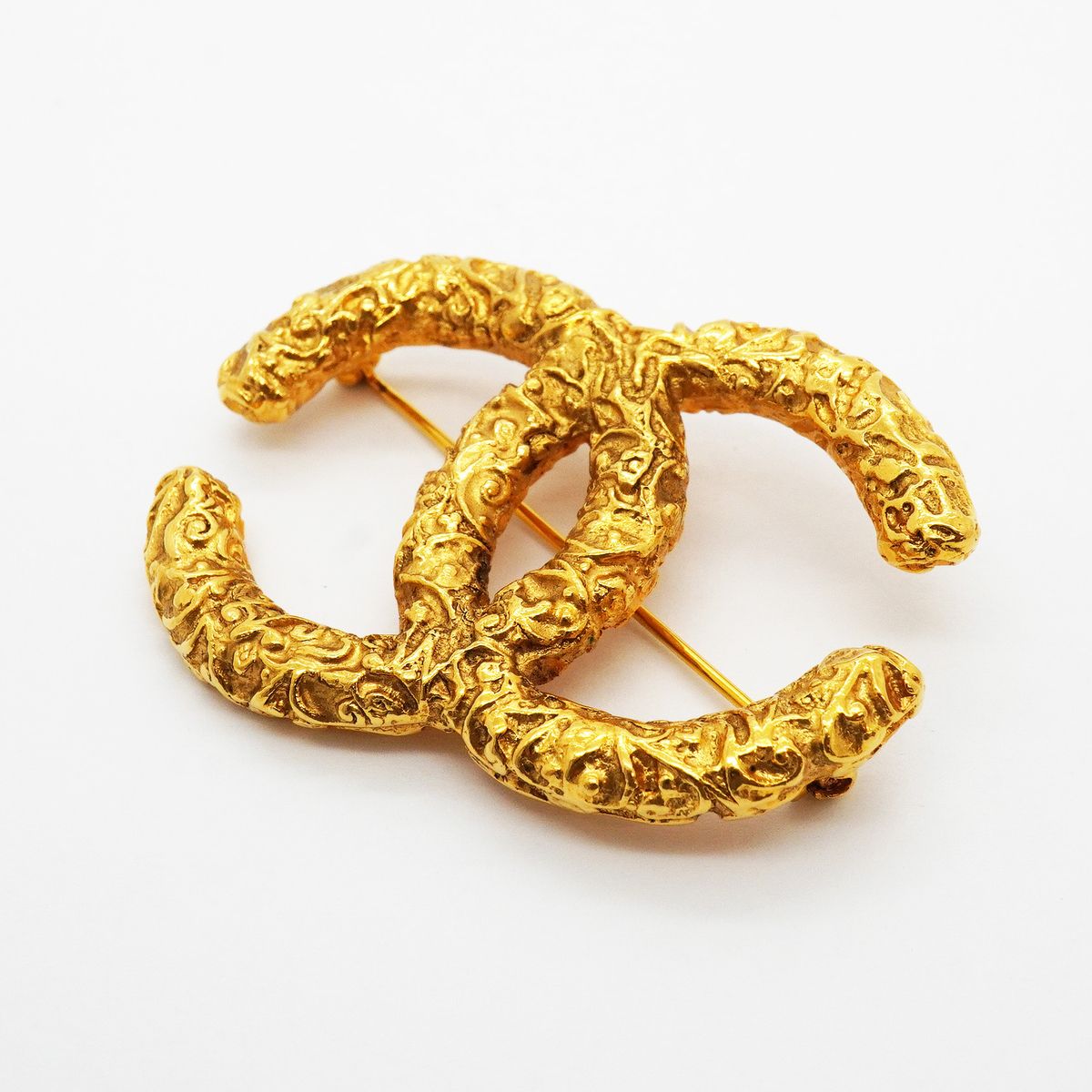 Chanel Brooch Vintage CC Logo Lava Motif Gold Plated — view 2