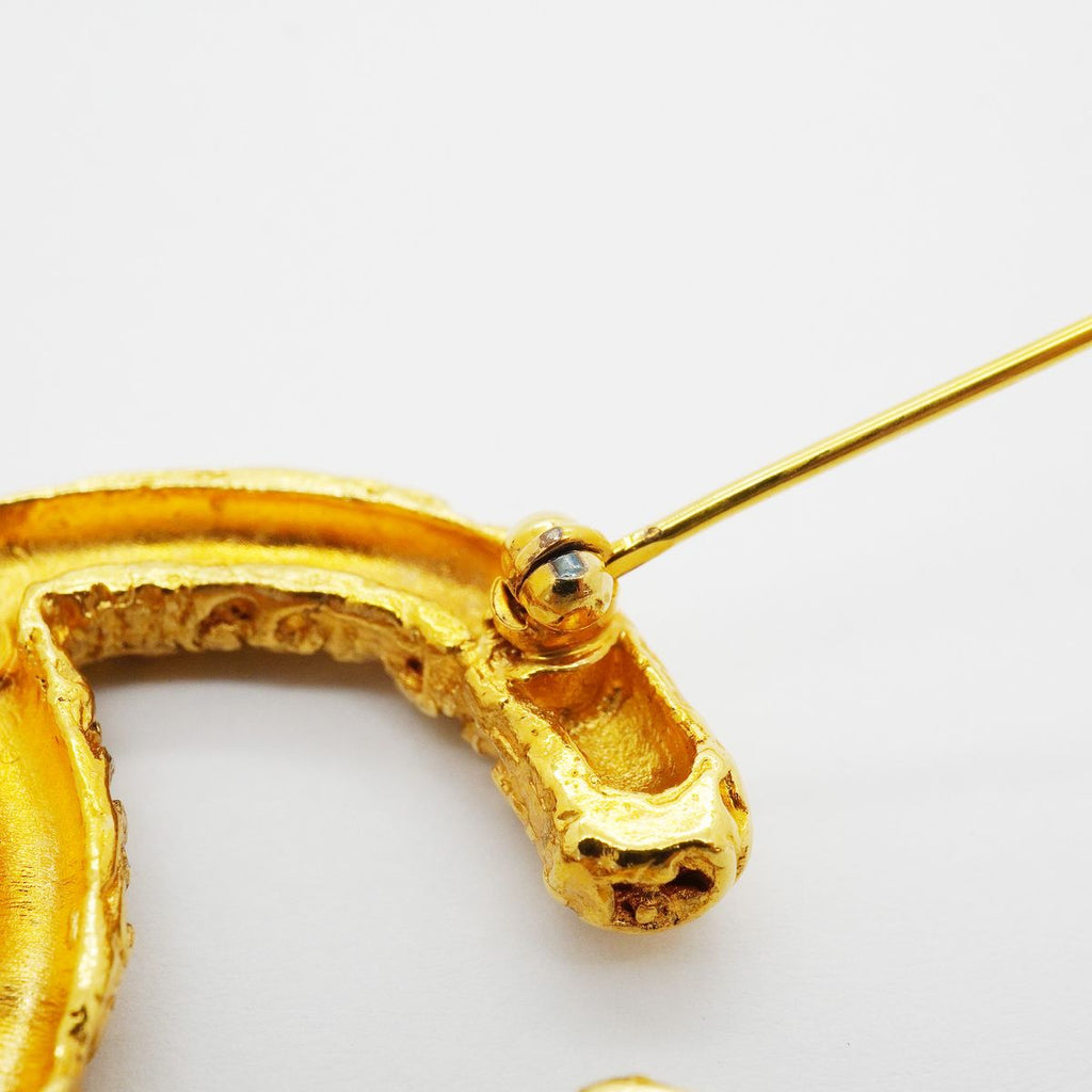 Chanel Brooch Vintage CC Logo Lava Motif Gold Plated — view 7
