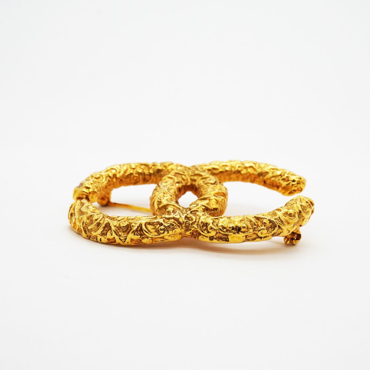 Chanel Brooch Vintage CC Logo Lava Motif Gold Plated — view 3