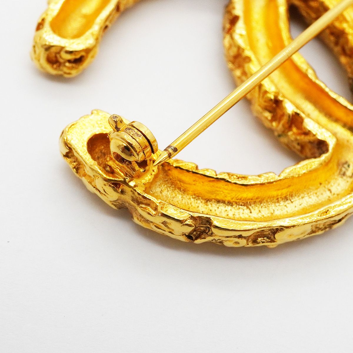 Chanel Brooch Vintage CC Logo Lava Motif Gold Plated — view 8
