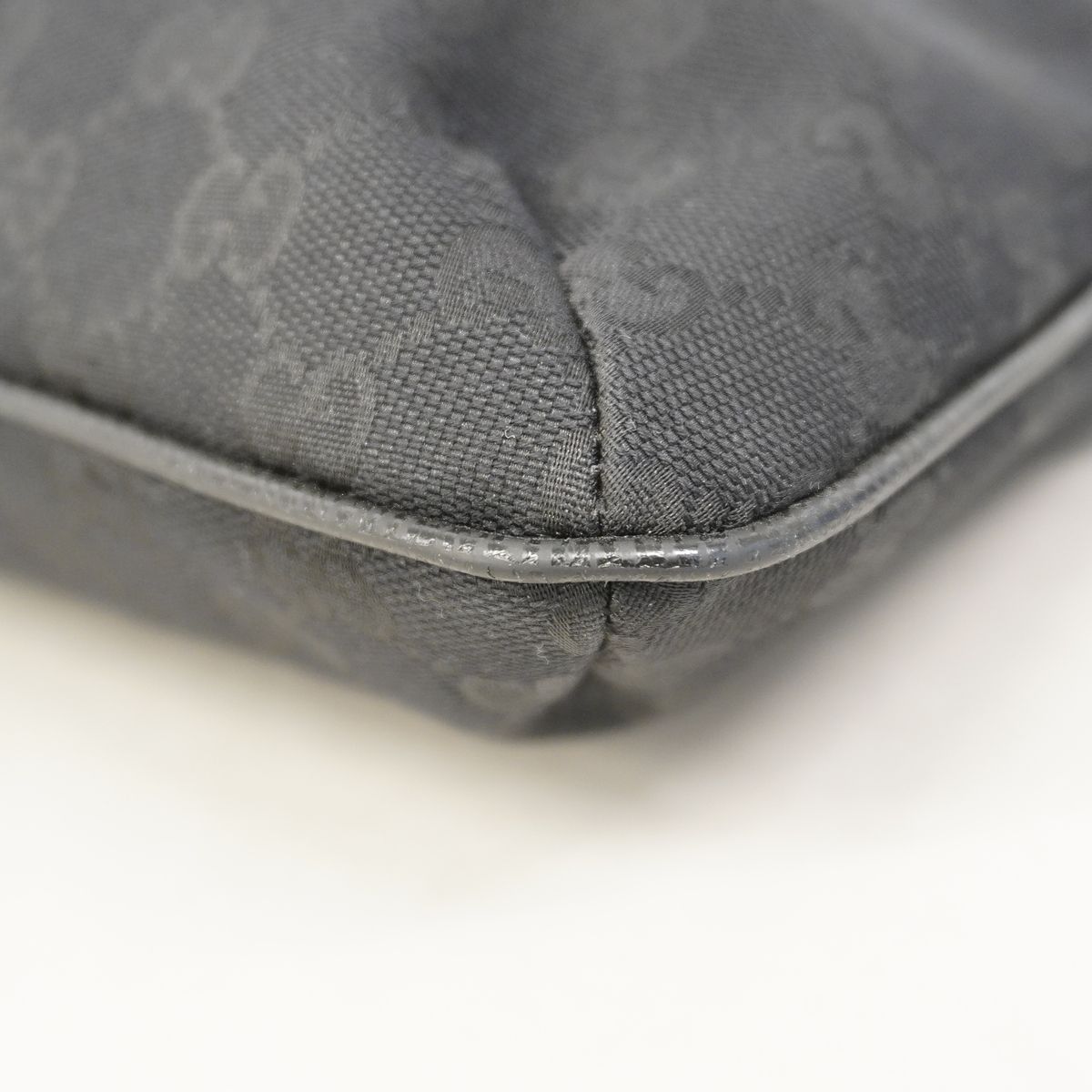 Gucci Shoulder Bag GG Canvas Black Silver — view 6