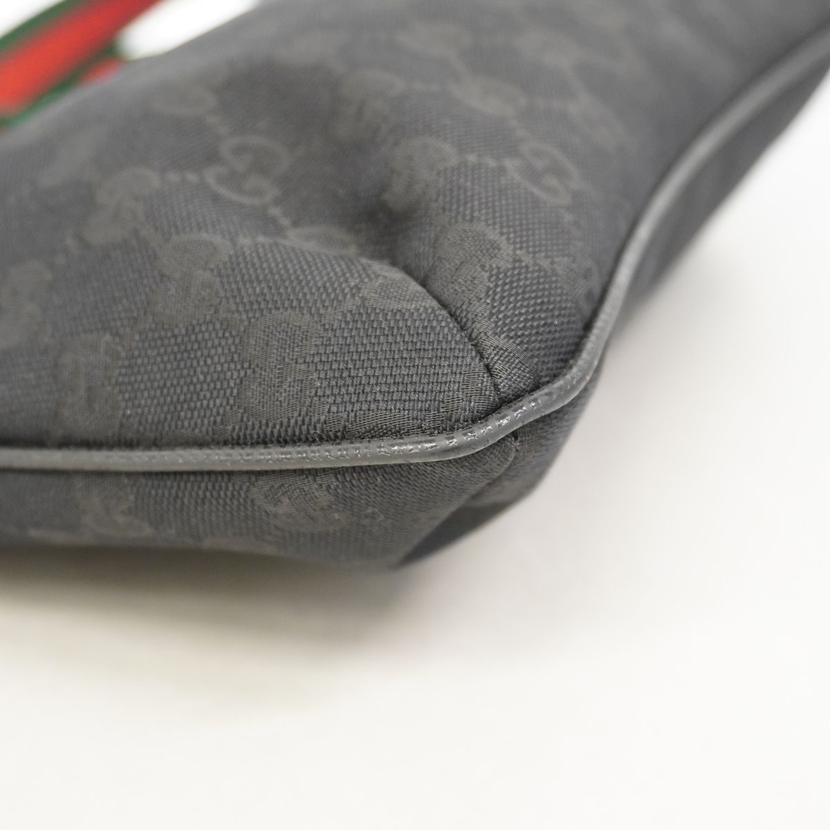 Gucci Shoulder Bag GG Canvas Black Silver — view 7