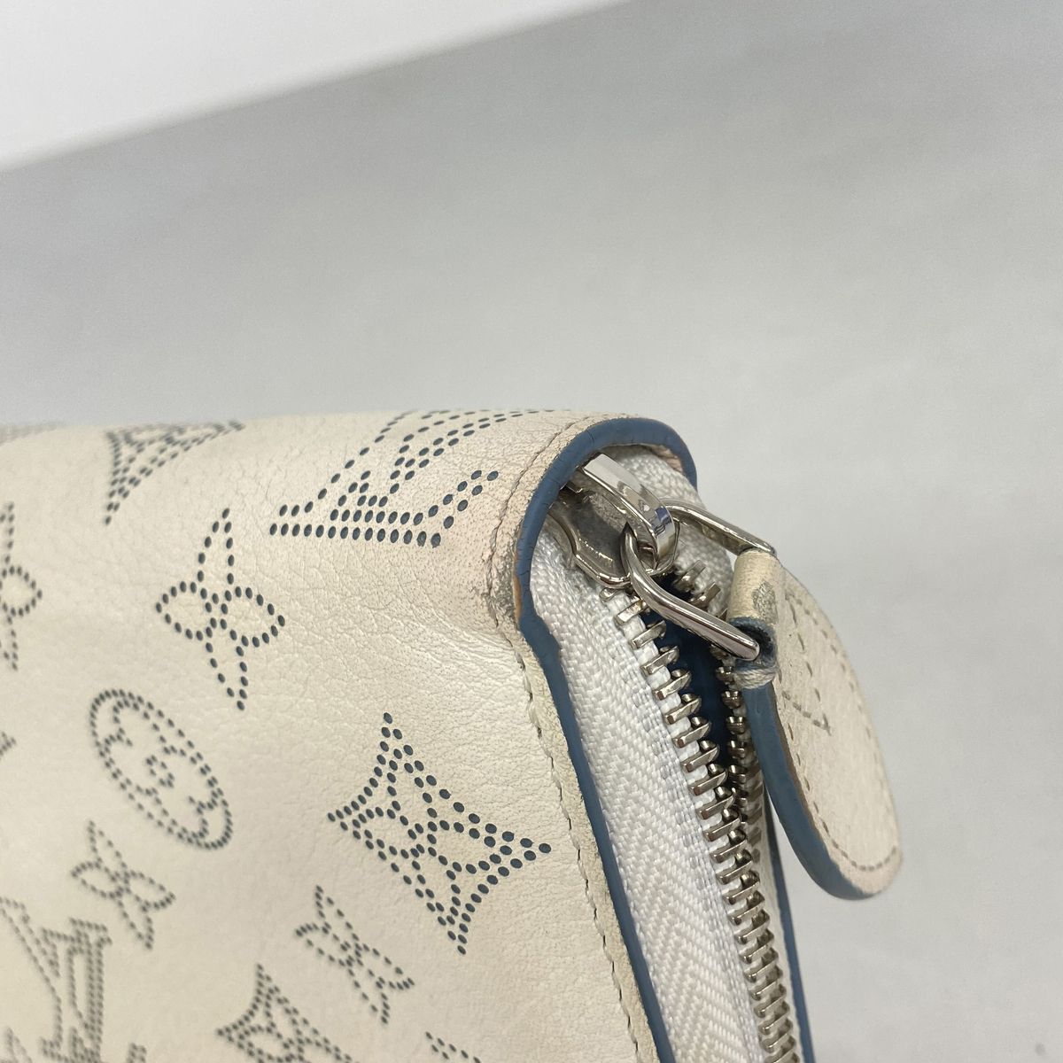 Louis Vuitton Wallet Mahina Zippy Snow Blue Orageladies — view 5