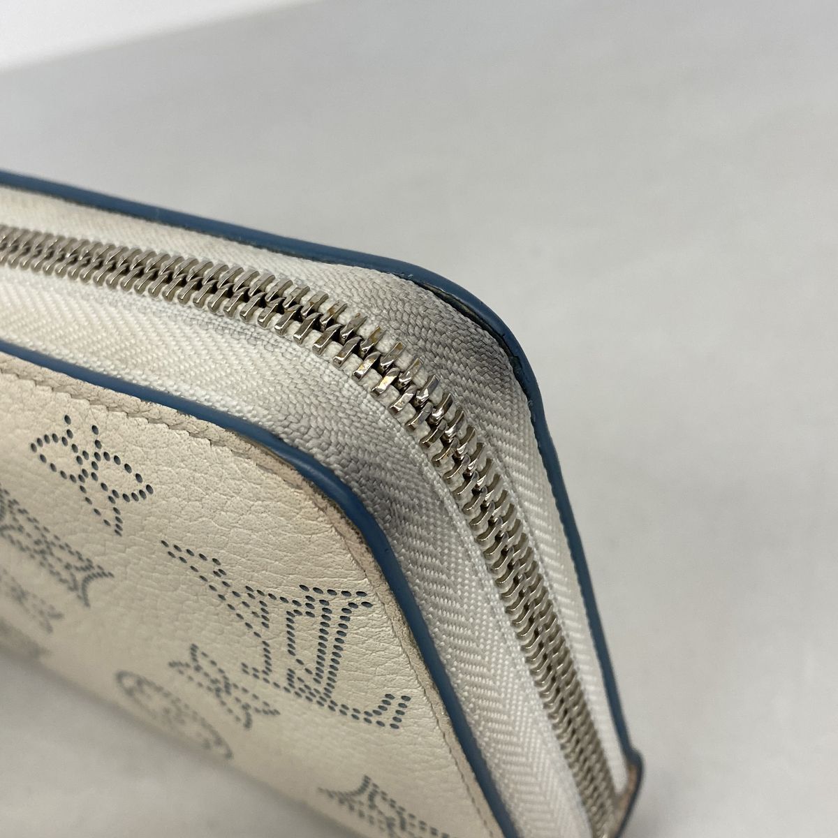 Louis Vuitton Wallet Mahina Zippy Snow Blue Orageladies — view 6