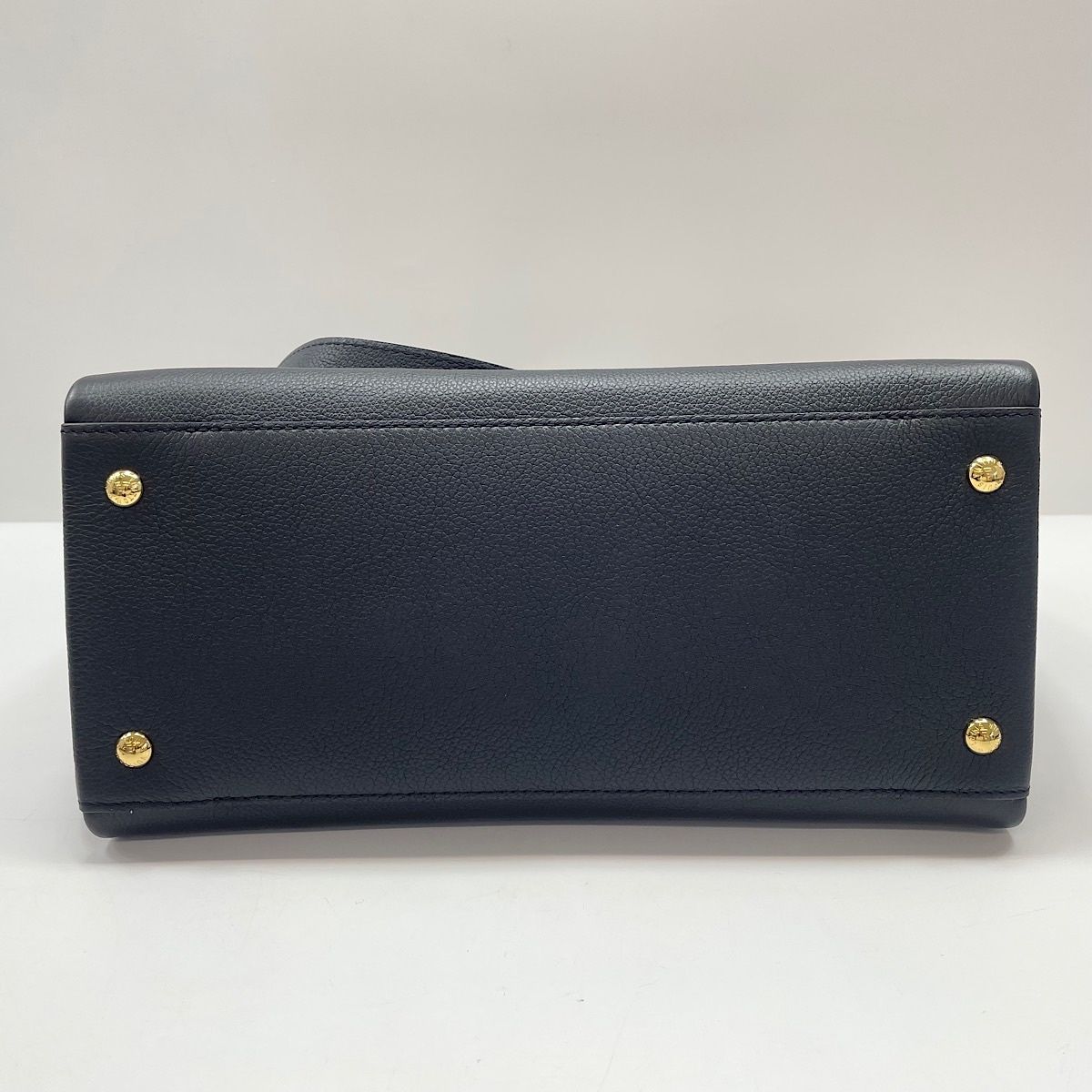 Louis Vuitton Handbag Lockme — view 5