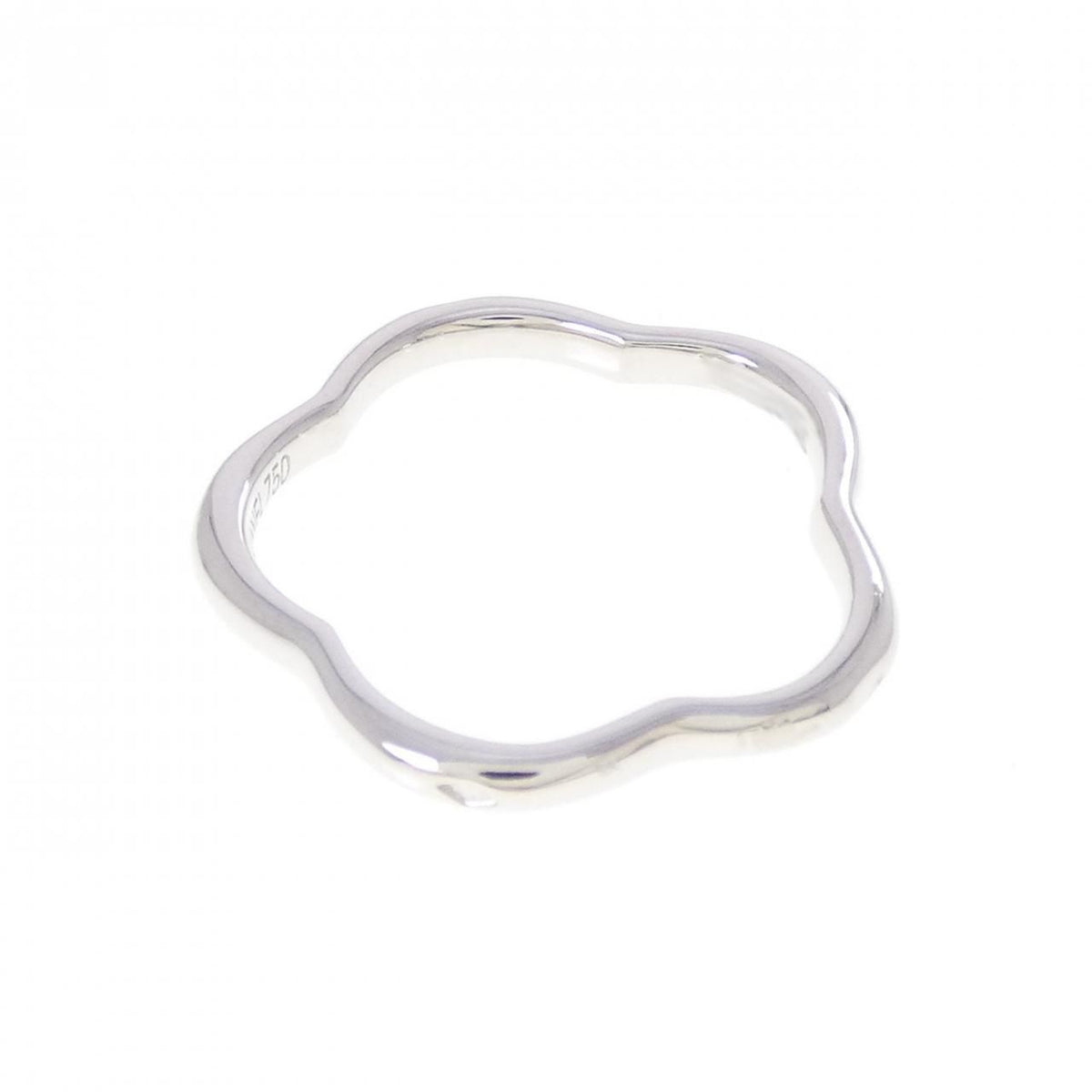 Chanel Camellia Ring White Gold — view 3