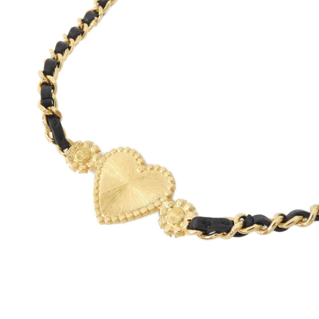 Chanel Choker Necklace Gold — view 3