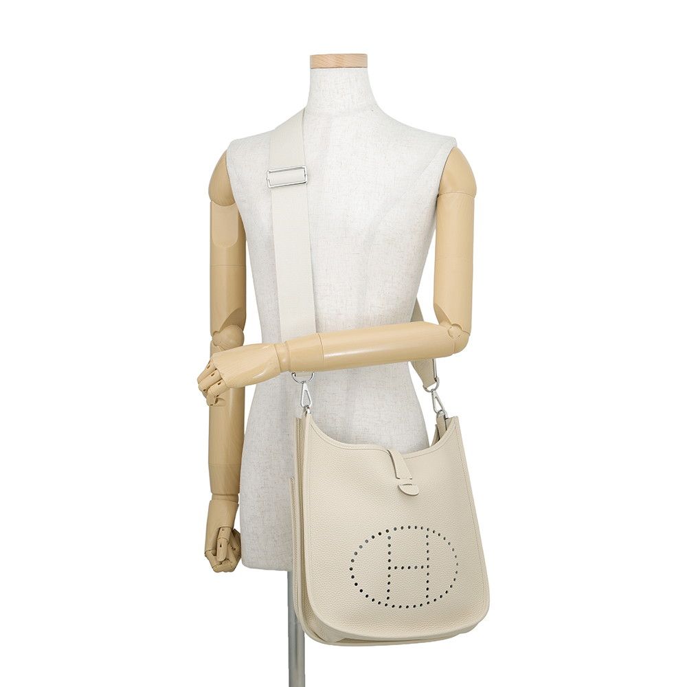 Hermes Shoulder Bag Evelyne 3 PM Craie Silver Taurillon Clemence — view 4
