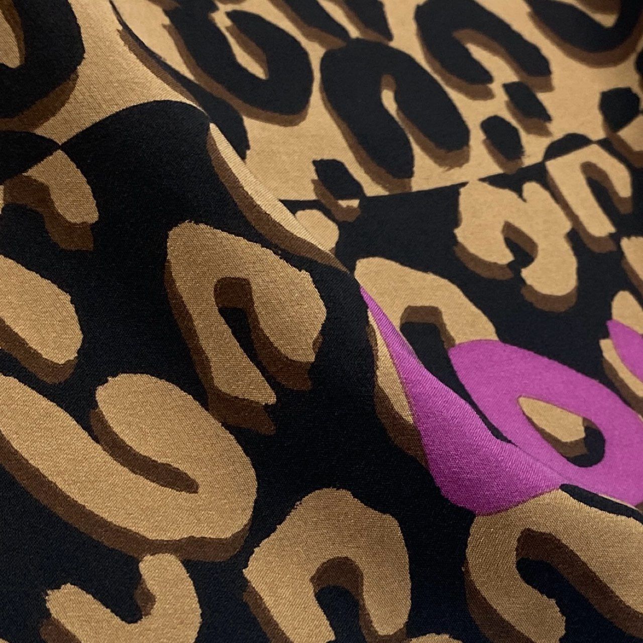Louis Vuitton Silk 100 Large LV Leopard Black Brown Scarf — view 3