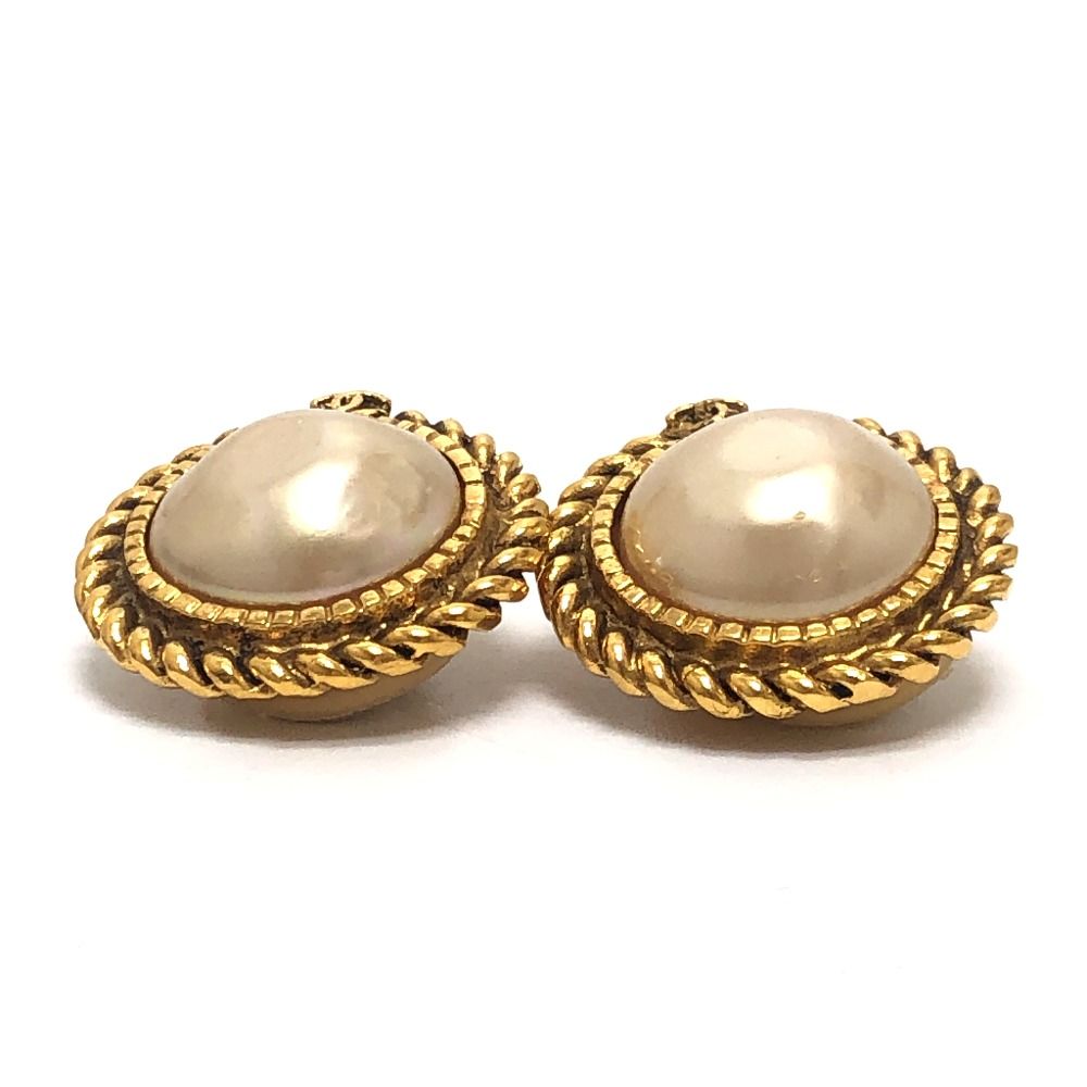 Chanel Earrings CC Logo Metal Gold — view 6